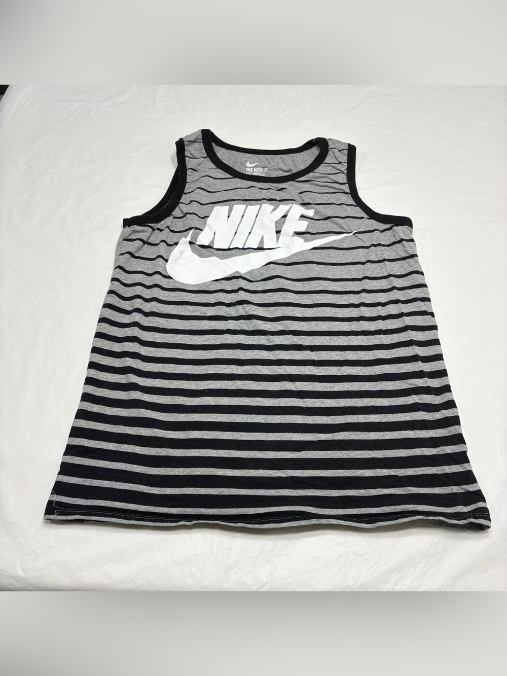 The Nike Tee Athletic Cut Striped Tank Top Sleeveless Shirt Men’s Small